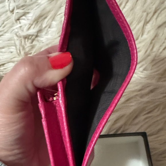 Gucci Fuchsia Compact Leather Wallet - Picture 12 of 15